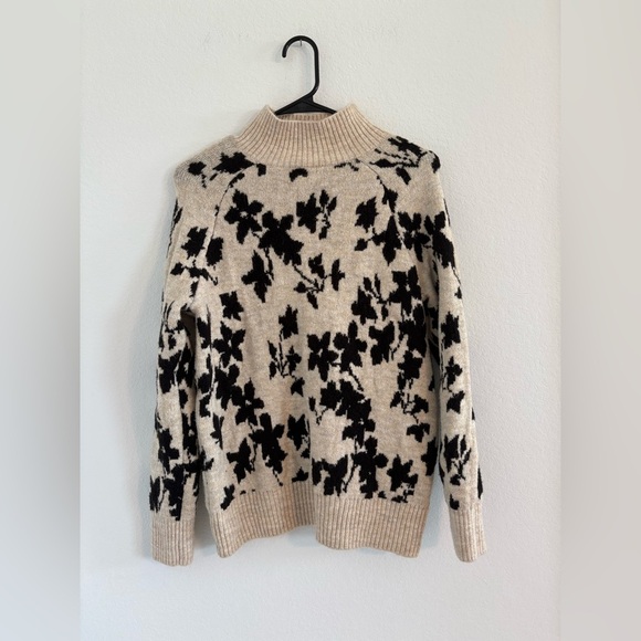 Liz Claiborne Mock Neck Beige Black Floral Sweater - Picture 9 of 14